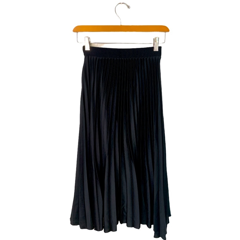 H&M Black Peated Midi Skirt
